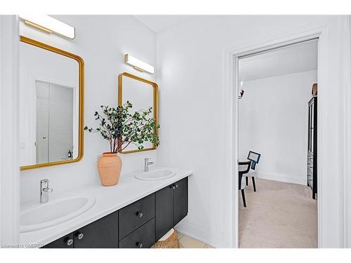 4156 Hillsborough Crescent, Oakville, ON - Indoor Photo Showing Bathroom