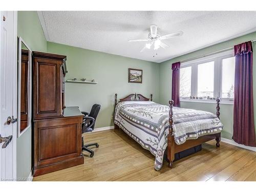 1169 Beechgrove Crescent, Oakville, ON - Indoor Photo Showing Bedroom