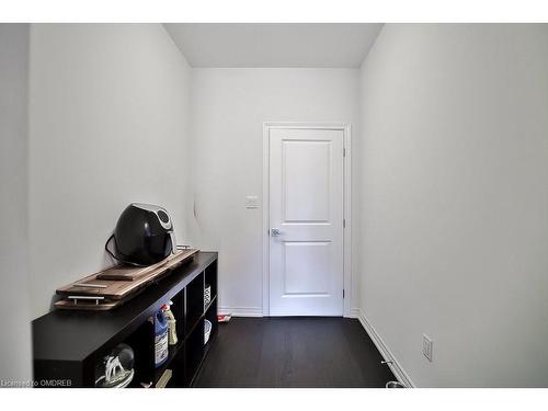 19 Mcgovern Lane, Paris, ON - Indoor Photo Showing Other Room