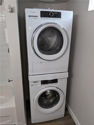 82 Deere Street, Welland, ON - Indoor Photo Showing Laundry Room