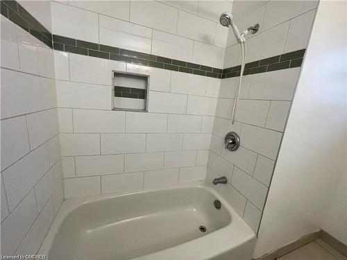 82 Deere Street, Welland, ON - Indoor Photo Showing Bathroom