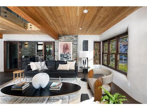 55 Chisholm Street, Oakville, ON - Indoor Photo Showing Living Room