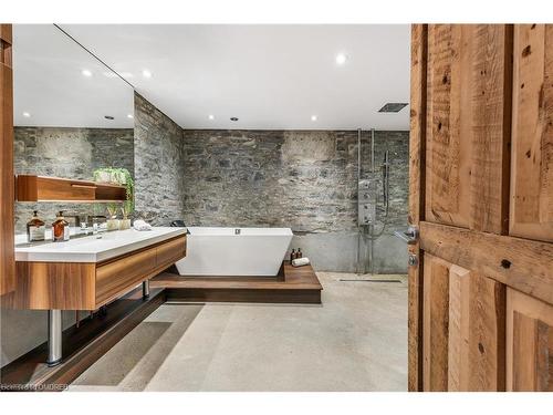 55 Chisholm Street, Oakville, ON - Indoor Photo Showing Laundry Room