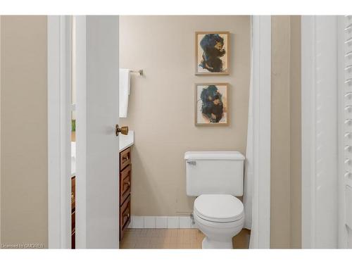 205-1425 Ghent Avenue, Burlington, ON - Indoor Photo Showing Bathroom