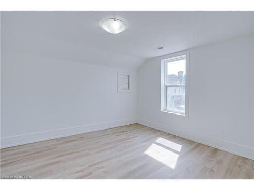 75 Queenston Street, St. Catharines, ON - Indoor Photo Showing Other Room