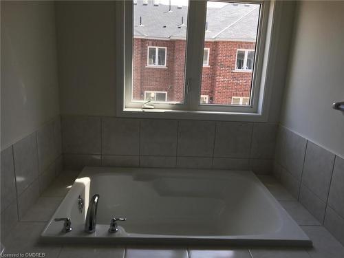57 Butcher Crescent, Brantford, ON - Indoor Photo Showing Bathroom