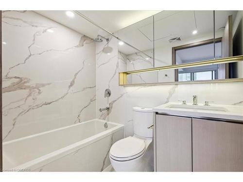 4302-38 Widmer Street, Toronto, ON - Indoor Photo Showing Bathroom