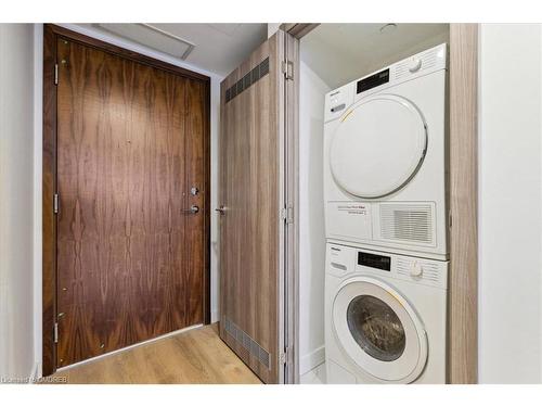 4302-38 Widmer Street, Toronto, ON - Indoor Photo Showing Laundry Room
