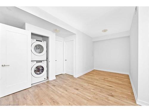 4406-28 Freeland Street, Toronto, ON - Indoor Photo Showing Laundry Room