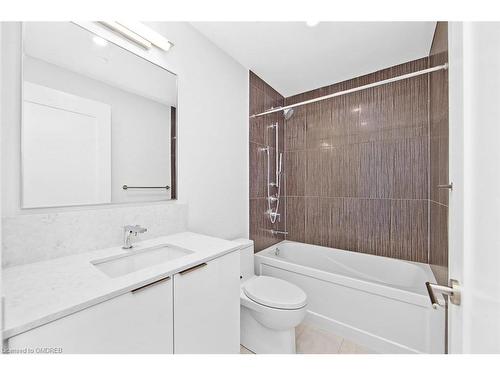 4406-28 Freeland Street, Toronto, ON - Indoor Photo Showing Bathroom