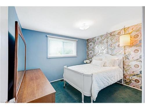 612 Laural Drive, Burlington, ON - Indoor Photo Showing Bedroom