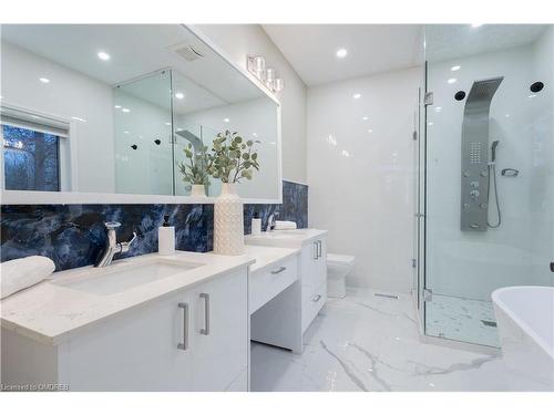 6 Campview Road, Stoney Creek, ON - Indoor Photo Showing Bathroom
