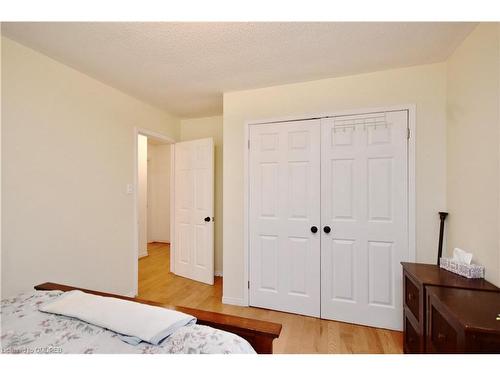 22 Forestdale Drive, Penetanguishene, ON - Indoor Photo Showing Bedroom