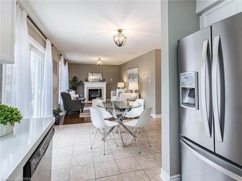 1059 Deacon Drive, Milton, ON - Indoor Photo Showing Kitchen With Upgraded Kitchen