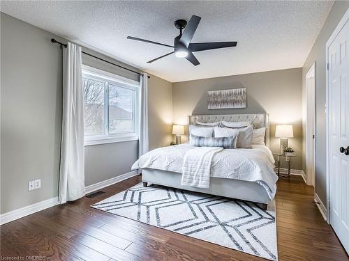 1059 Deacon Drive, Milton, ON - Indoor Photo Showing Other Room