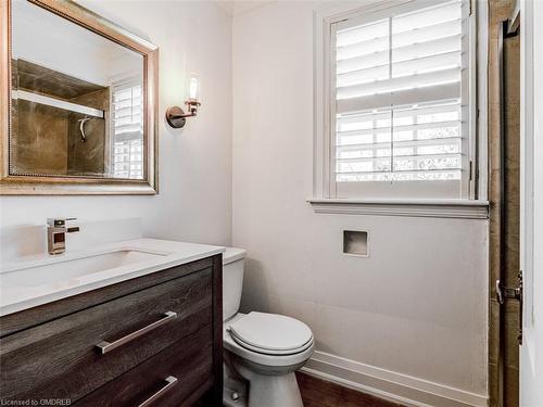 804 Shadeland Avenue, Burlington, ON - Indoor Photo Showing Bathroom