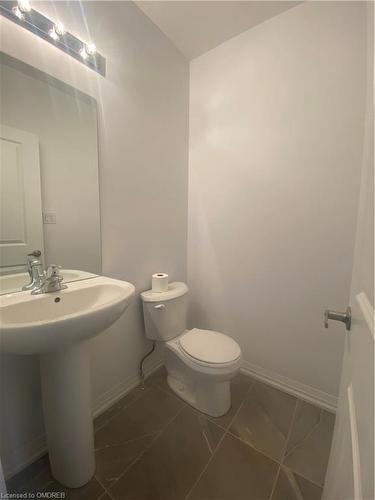 7453 Baycrest Common, Niagara Falls, ON - Indoor Photo Showing Bathroom