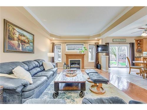 20 Justin Crescent, St. Catharines, ON - Indoor Photo Showing Living Room With Fireplace