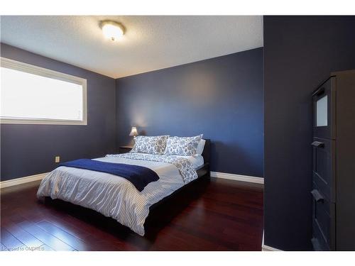 2168 Winding Woods Drive, Oakville, ON - Indoor Photo Showing Bedroom