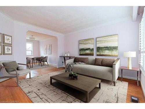 55 Marlington Crescent, Toronto, ON - Indoor Photo Showing Living Room