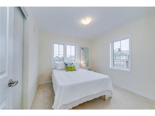 128 Celano Drive, Waterdown, ON - Indoor Photo Showing Bedroom