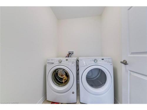 128 Celano Drive, Waterdown, ON - Indoor Photo Showing Laundry Room
