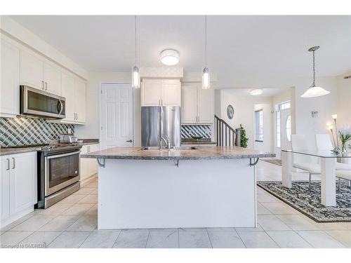 128 Celano Drive, Waterdown, ON - Indoor Photo Showing Kitchen With Stainless Steel Kitchen With Upgraded Kitchen