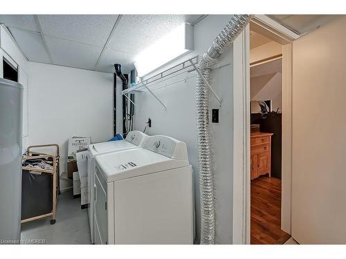 15-2095 Marine Drive, Oakville, ON - Indoor Photo Showing Laundry Room