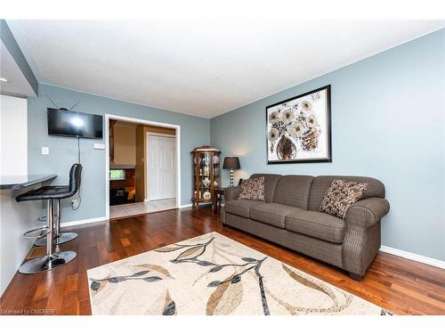 1503 Brenner Crescent, Burlington, ON - Indoor Photo Showing Living Room