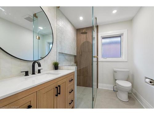 19 Rayside Drive, Toronto, ON - Indoor Photo Showing Bathroom