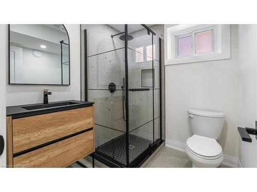 19 Rayside Drive, Toronto, ON - Indoor Photo Showing Bathroom