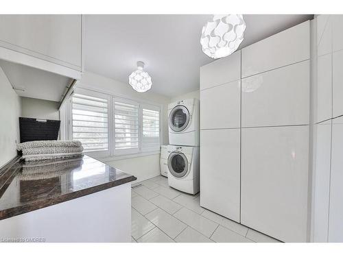1470 Watersedge Road, Mississauga, ON - Indoor Photo Showing Laundry Room