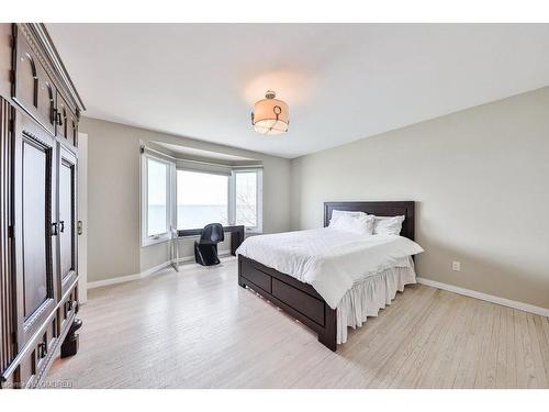 1470 Watersedge Road, Mississauga, ON - Indoor Photo Showing Bedroom