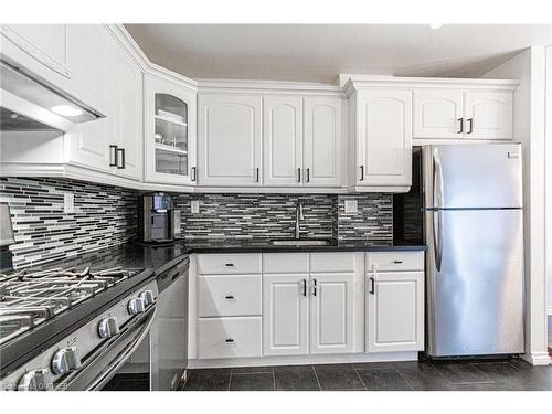 2-465 Woodview Road, Burlington, ON - Indoor Photo Showing Kitchen