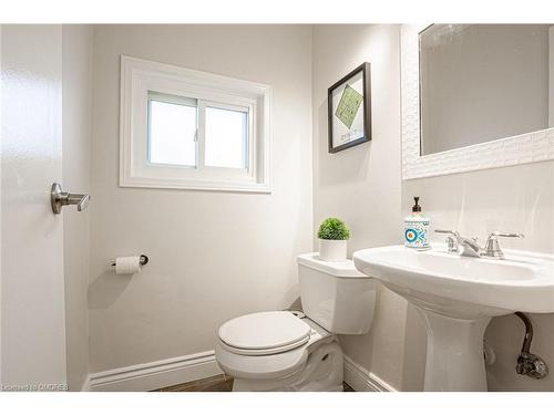 2-465 Woodview Road, Burlington, ON - Indoor Photo Showing Bathroom