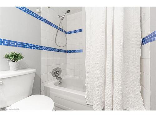 2-465 Woodview Road, Burlington, ON - Indoor Photo Showing Bathroom
