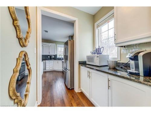 372 Creek Path Avenue, Oakville, ON - Indoor Photo Showing Kitchen