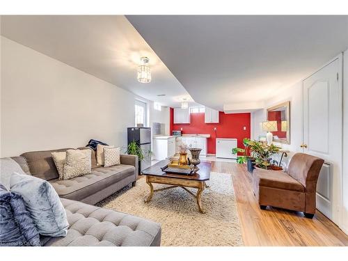 372 Creek Path Avenue, Oakville, ON - Indoor Photo Showing Living Room