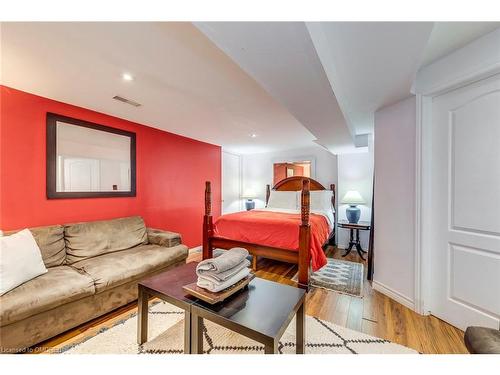 372 Creek Path Avenue, Oakville, ON - Indoor Photo Showing Living Room