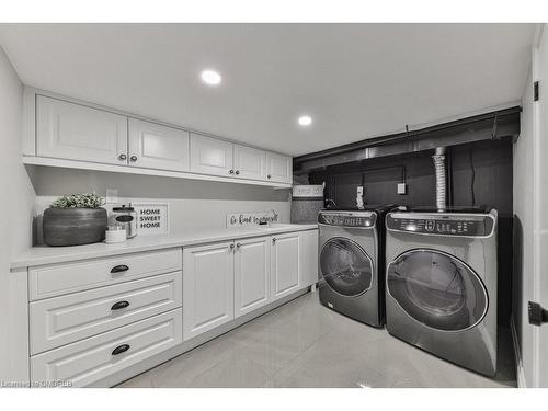 2204 Shardawn Mews, Mississauga, ON - Indoor Photo Showing Laundry Room