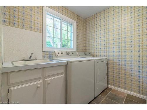 273 Cairncroft Road, Oakville, ON - Indoor Photo Showing Laundry Room