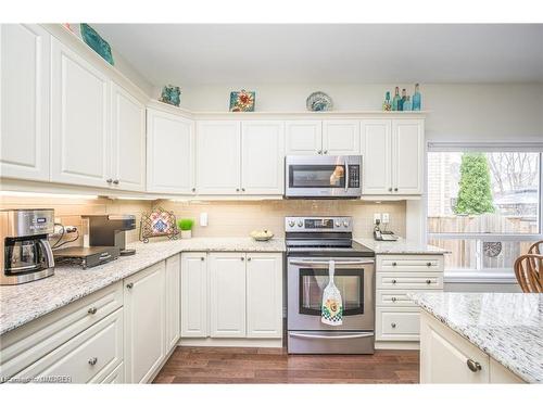 4413 Mann Street Street, Niagara Falls, ON - Indoor Photo Showing Kitchen