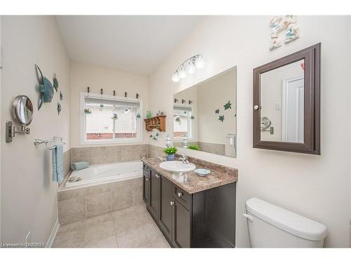 4413 Mann Street Street, Niagara Falls, ON - Indoor Photo Showing Bathroom