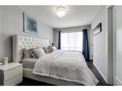 61 Farley Lane, Ancaster, ON - Indoor Photo Showing Bedroom