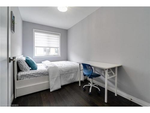 61 Farley Lane, Ancaster, ON - Indoor Photo Showing Bedroom