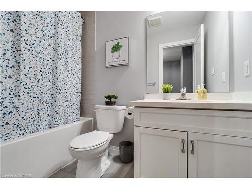 61 Farley Lane, Ancaster, ON - Indoor Photo Showing Bathroom