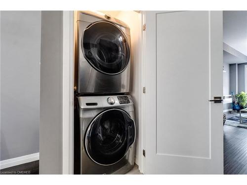 61 Farley Lane, Ancaster, ON - Indoor Photo Showing Laundry Room