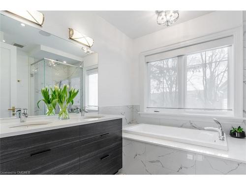 1-2134 New Street, Burlington, ON - Indoor Photo Showing Bathroom
