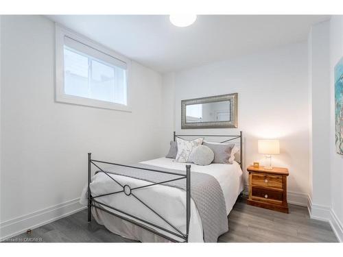 1-2134 New Street, Burlington, ON - Indoor Photo Showing Bedroom