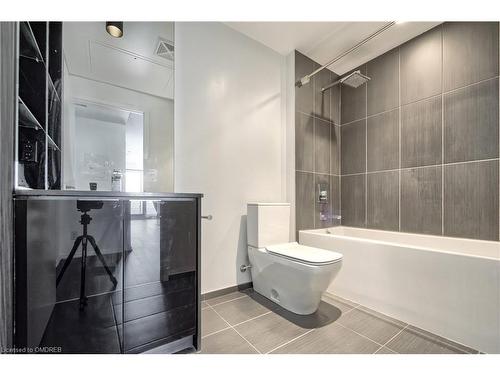 4705-70 Temperance Street, Toronto, ON - Indoor Photo Showing Bathroom